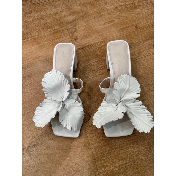 Cecelia New York White Leather Floral Block Heel Sandals Mules Size 7 Square Toe